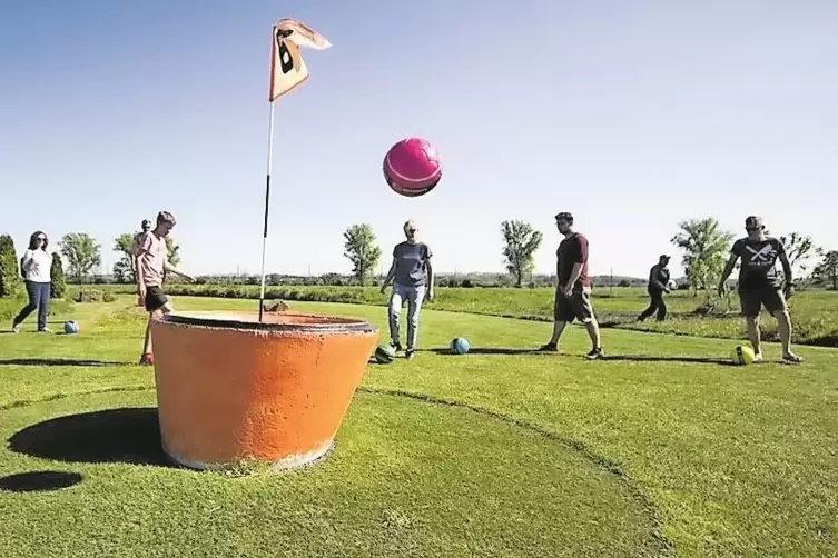 Die Spieler bekommen B&auml;lle in unterschiedlichen Farben, um Verwechslungen auszuschlie&szlig;en. 