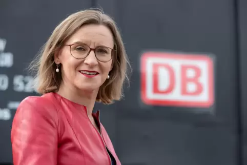 DB-Cargo-Chefin Sigrid Nikutta steht stark unter Druck. 