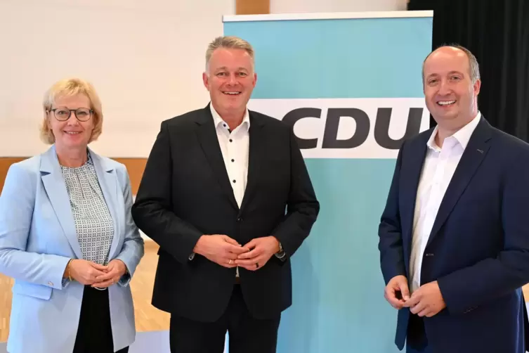 Elke Schanzenbächer, CDU-Spitzenkandidat Gordon Schnieder und Markus Wolf (rechts). 
