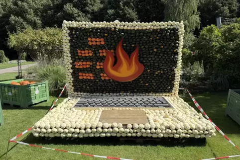 Auf dem Kürbis-Laptop sorgt die „Firewall“ für Sicherheit. 