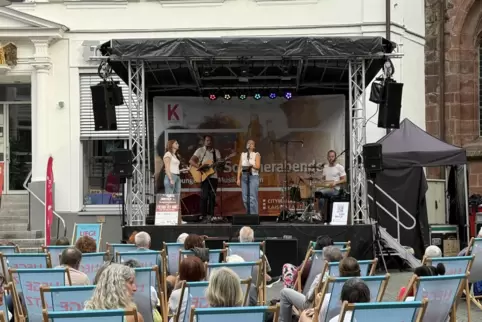 Spielte beim Lauterer Sommerabend vor der Stiftskirche: Acoustic Vibration. 