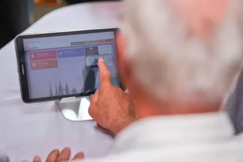 Viele Senioren fühlen sich durch die Digitalisierung ausgegrenzt.