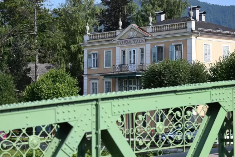 Frisch renoviert, Museum. Archiv und Forschungsst&auml;tte: die Leh&aacute;r-Villa am Traun-Ufer. 