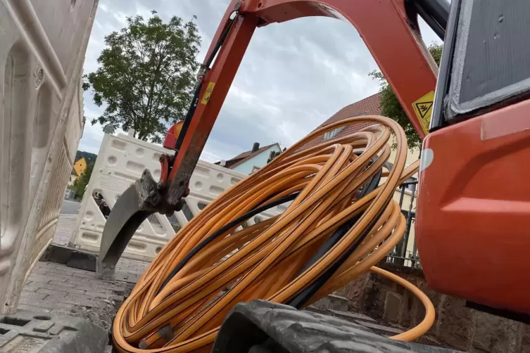Unter der Marke &bdquo;DBN &ndash; das bessere Netz&ldquo;: Jetzt will die Firma NGN Telecom den Gr&uuml;nstadtern Glasfaser-Verbindungen anbieten. 
