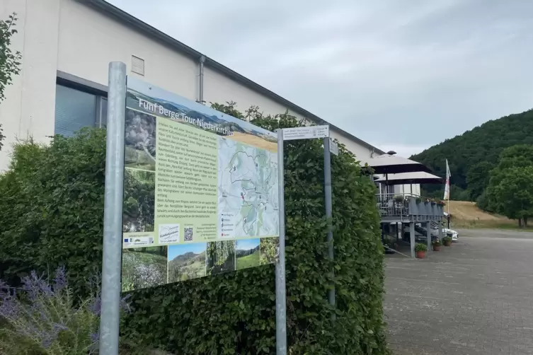 Die F&uuml;nf-Berge-Tour geh&ouml;rt zu den insgesamt vier Wanderwegen der Gemeinde. 