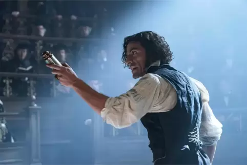 Oscar Isaac als Monstererschaffer in „Frankenstein“ von Guillermo del Toro.
