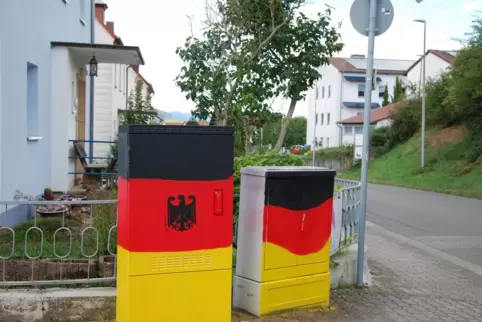 Auch Stromkästen waren von den Schmierereien betroffen. 