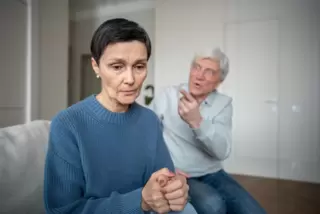 Sich ständig schuldig zu fühlen, kann für eine Beziehung sehr belastend sein.