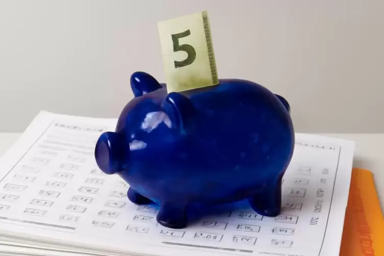 Nicht &uuml;berall hat das klassische Sparschwein ausgedient: Manche Schulen nutzen zwar zum Abrechnen des Kopiergelds die digitalen 