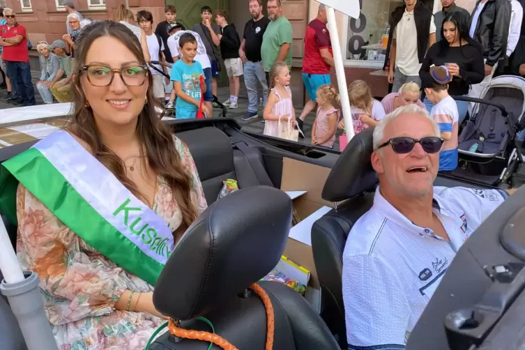 Die amtierende Kuseline darf selbstredend nicht fehlen. Anna-Lena Rumpf kommt &ndash; wom&ouml;glich auch ihr Umzugs-Chauffeur Volker Arnin
