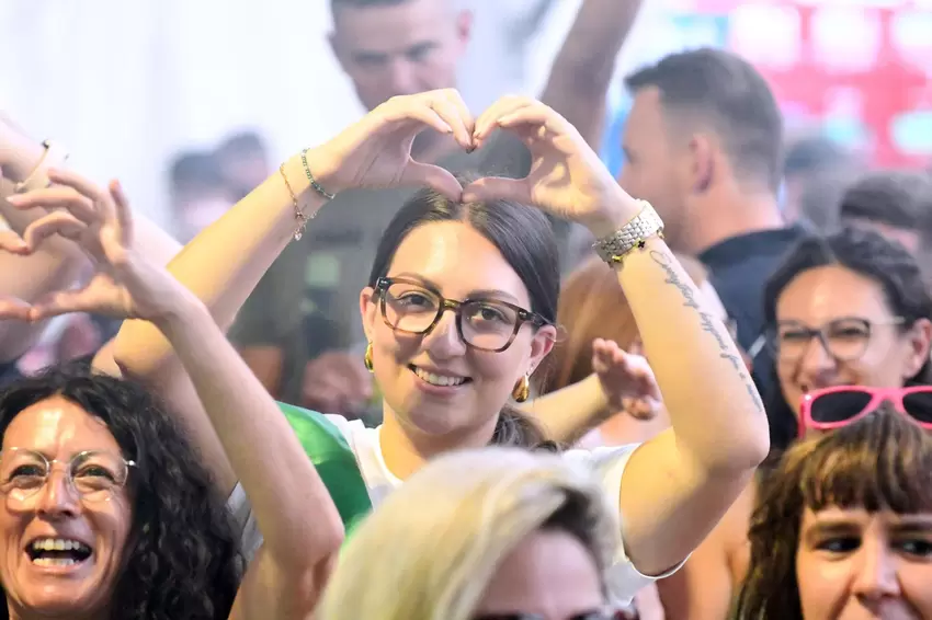 Mittendrin statt nur dabei: Kuseline Anna-Lena Rumpf hat selbstredend auch beim Frühschoppen eine vorzügliche Figur gemacht.