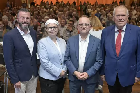 Volles Haus für diese vier Politiker (von links): Jens Peter Gotter, Michaela Schneider-Wettstein, Klaus Blettner und Martin Weg Volles Haus für diese vier Politiker (von links): Jens Peter Gotter, Michaela Schneider-Wettstein, Klaus Blettner und Martin Weg