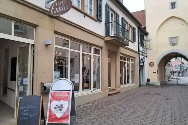 Bleibt ge&ouml;ffnet: das Caf&eacute; Enkler in der Innenstadt von Kibo.