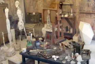 Skizzen an der Wand: rekonstruierte Atelierwohnung von Alberto Giacometti in Paris. 