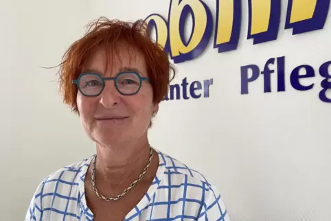 Kerstin Schmidt (57) führt seit bald 30 Jahren einen ambulanten Pflegedienst und weiß inzwischen, was im Gesundheitswesen besser