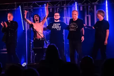 Ihre Auftritte sind meist schweißtreibend: die Lauterer Band Black Night – Jürgen Walzer, Pouya Nemati, Leo Wirth, Uwe Stahl und