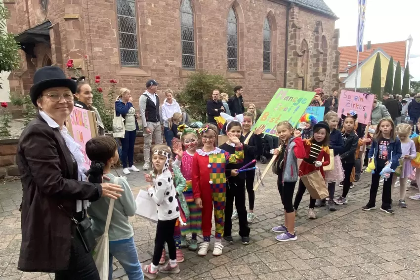 »So ein Zirkus« bei den Grundschulkindern der Schule »Zum Ritterstein«.