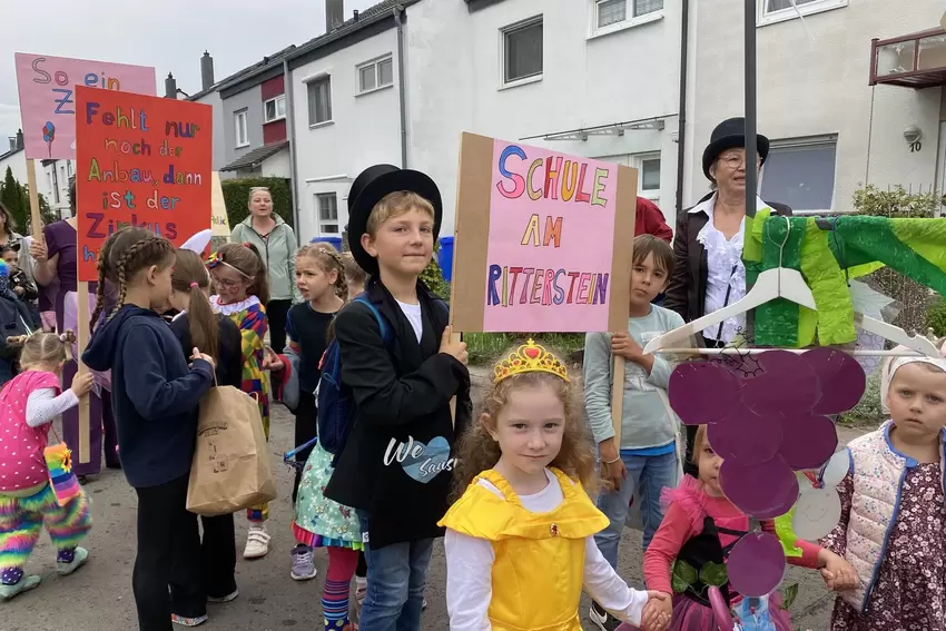 »So ein Zirkus« bei den Grundschulkindern der Schule »Zum Ritterstein«.