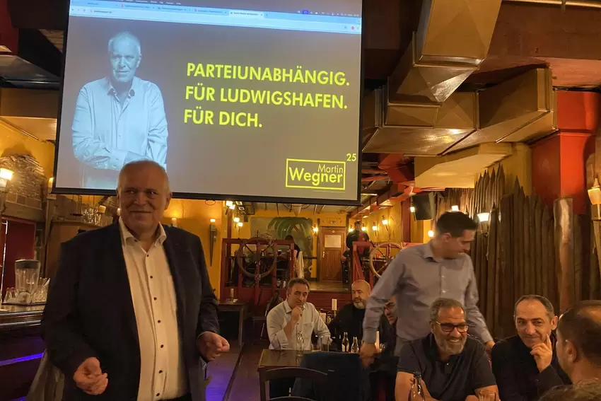 Martin Wegner bei seiner Wahlparty im »Hemingway’s«.