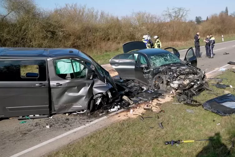 Drei Autos waren in den Unfall verwickelt. 