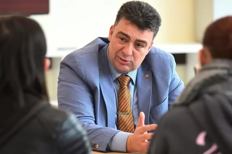Wenn die Freien W&auml;hler 2026 den Verbleib im Landtag schaffen, ist Helge Schwab mit dabei und bleibt Abgeordneter. 
