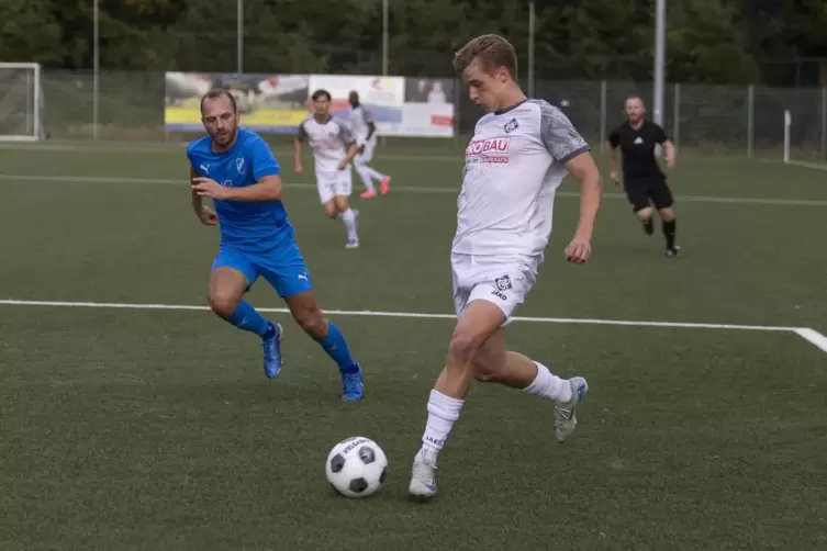 Schneller Spieler: Sebastian Beikert im Pokalspiel in Rieschweiler. 