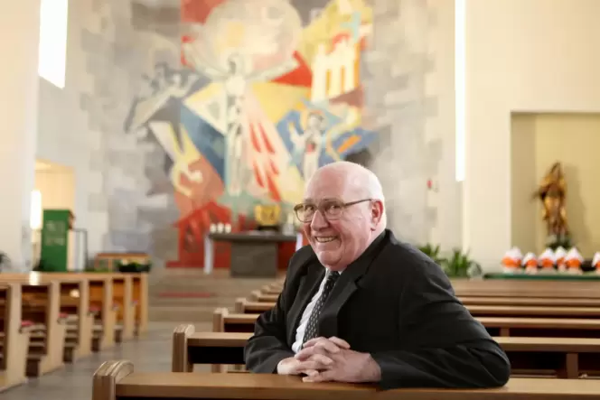 Alfons Henrich (hier 2011) war angesehener Pfarrer in Kuhardt. Nun belasten ihn Vorwürfe von Missbrauch und Vertuschung. Alfons Henrich (hier 2011) war angesehener Pfarrer in Kuhardt. Nun belasten ihn Vorwürfe von Missbrauch und Vertuschung.