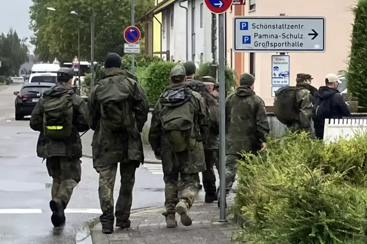 Der Wegweiser kurz vor dem Ziel. Zum Sch&ouml;nstattzentrum geht&rsquo;s rechts ab.