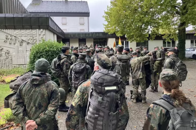 Ankunft. Jetzt schnell rein ins Warme und Trockene.