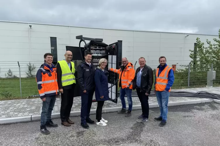 Stolz auf das Projekt: Mathias Reinhart, Guido Verhoefen, Georg Weyrich, Stefanie Seiler, J&ouml;rg Werner (Projektleiter Tiefbaufirm