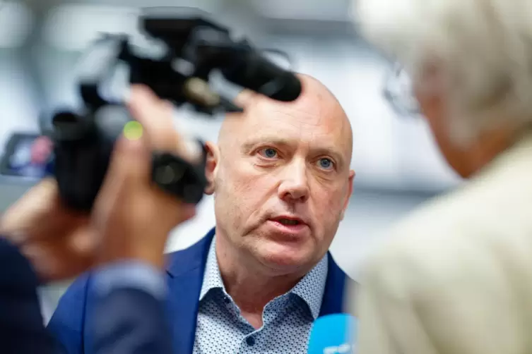 Den Ausschluss von AfD-Kandidat Joachim Paul (55) nennt Thomas K&ouml;nig einen &bdquo;wichtigen Faktor&ldquo;. Das habe im Umfeld der OB-Wahl f&uuml;