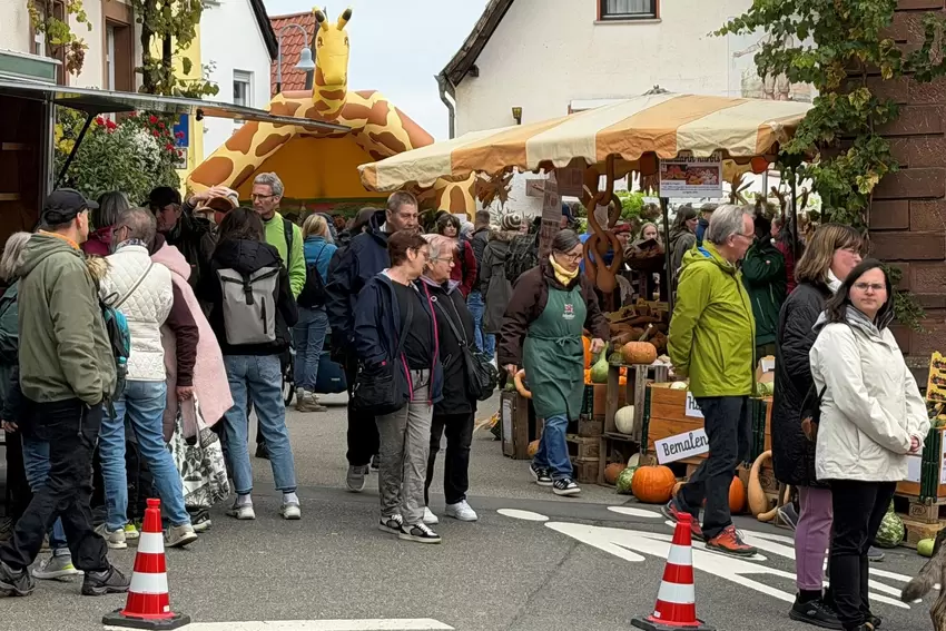 Großer Andrang am Dorfgemeinschaftshaus.