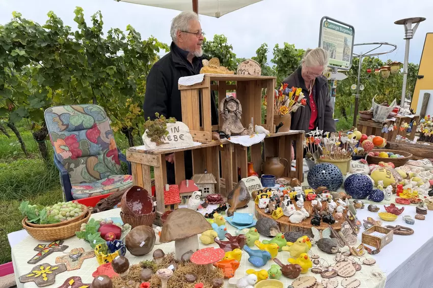 Stand mit Deko-Artikeln.