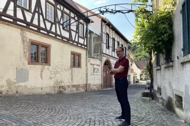 Auch Ortsvorsteher Pascal Bender freut sich über die neue Perspektive für den Engel. Auch Ortsvorsteher Pascal Bender freut sich über die neue Perspektive für den Engel.