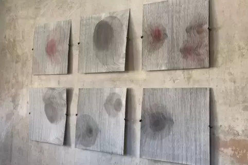 Strich neben Strich: Arbeiten von Alena Olasyuk. 
