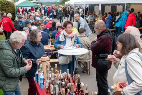Großes Angebot, großer Andrang: Das Schönborner Lattwerchfest zieht längst nicht nur Gäste aus der näheren Umgebung an. 
