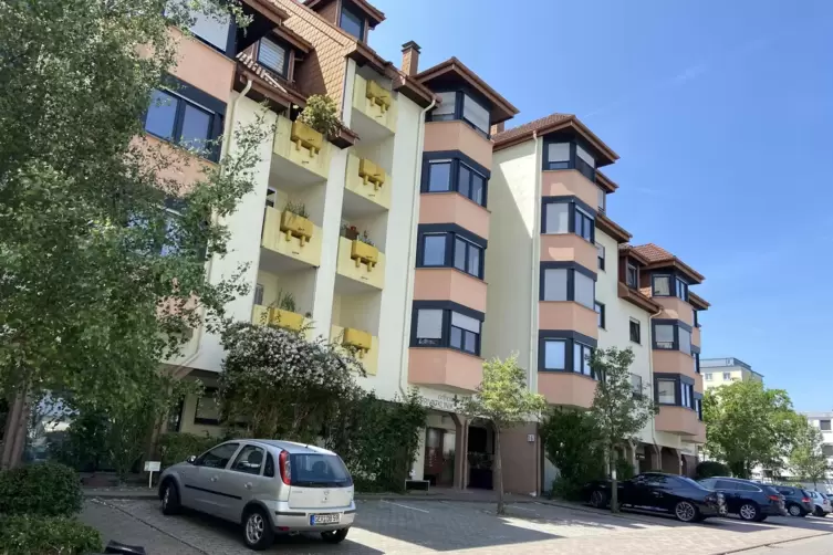 Die Orthos-Praxisklinik liegt am Rande der Innenstadt. 