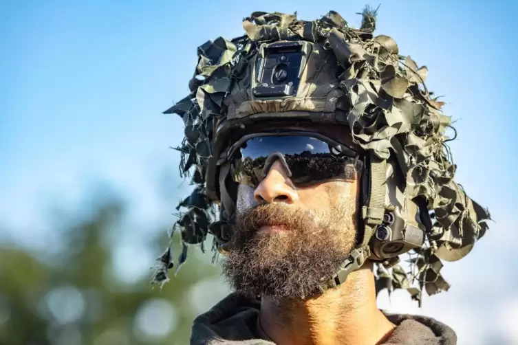 Die Fallschirmjäger gehören zum Elitebereich des Heeres, zu den am höchsten spezialisierten Kräften, die die Bundeswehr zu biete