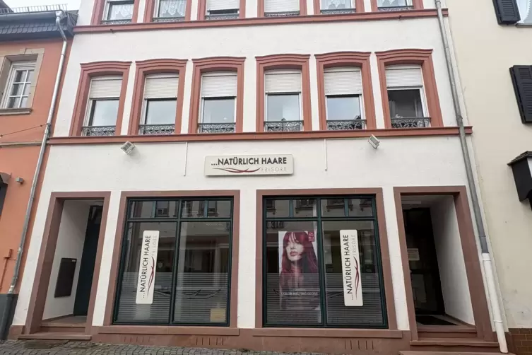 Schlie&szlig;t nach 17 Jahren: &bdquo;Nat&uuml;rlich Haare&ldquo; in der Schlossstra&szlig;e in Kirchheimbolanden. 