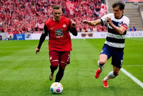 Kapitäne unter sich: Marlon Ritter (FCK, links) gegen Fabian Reese (Hertha). 