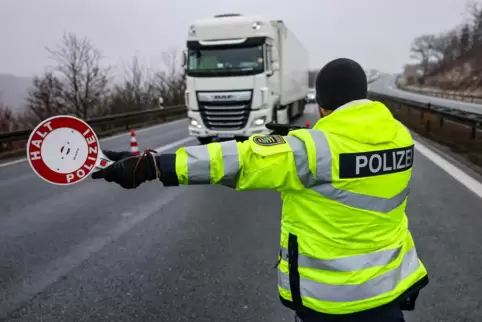 Bei den Kontrollen wurde unter anderem ein Hauptaugenmerk auf den Lkw-Verkehr gelegt.