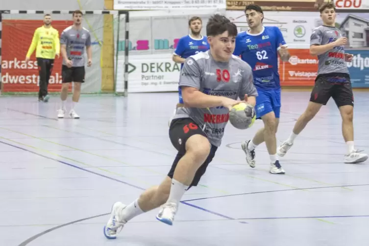 Traf nicht nur erstmals, sondern gleich viermal in der Regionalliga: Julian Weber, der erst 17-jährige Kreisläufer der SG Zweibr