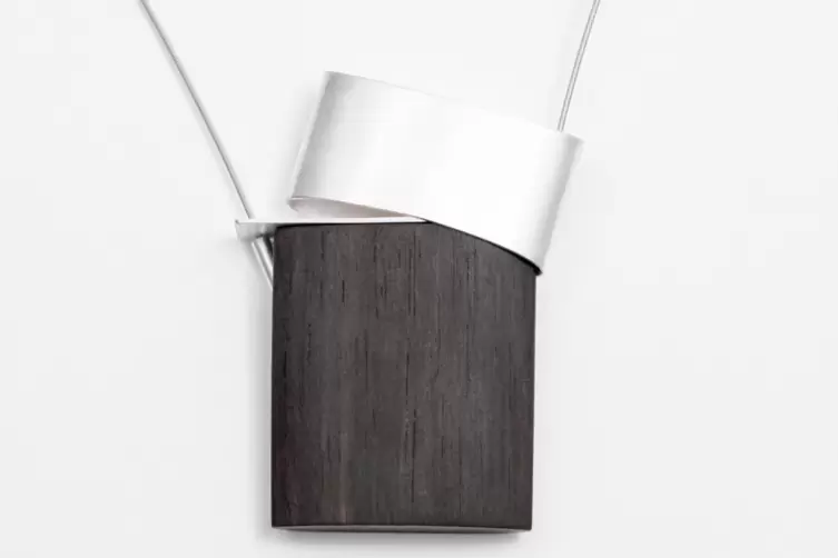 Schmuck von Britta Bode. 