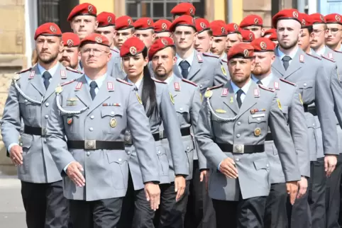 Die Bundeswehr braucht erheblich mehr Soldaten. Das Foto entstand beim feierlichen Gelöbnis in Kusel im August. 