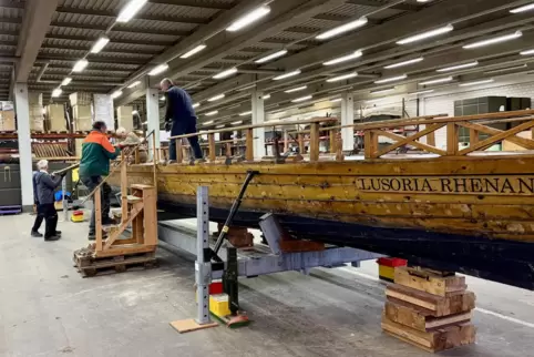 Die Lusoria Rhenana, das Römerschiff ist wieder in der Winterwerkstatt in Germersheim.