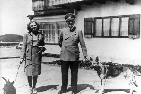Adolf Hitler und seine Freundin Eva Braun.