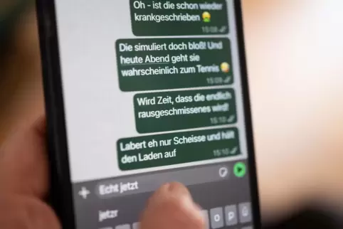 Genauso schädlich wie körperliche Gewalt: digitale Gewalt. 