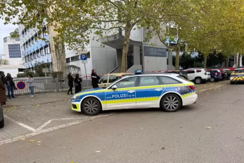 Oktober 2025: Amok-Alarm im Schulzentrum Mundenheim.
