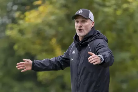 Stürmische Zeiten für ihn und sein Team: Daniel Graf, der Trainer des SV Morlautern. 
