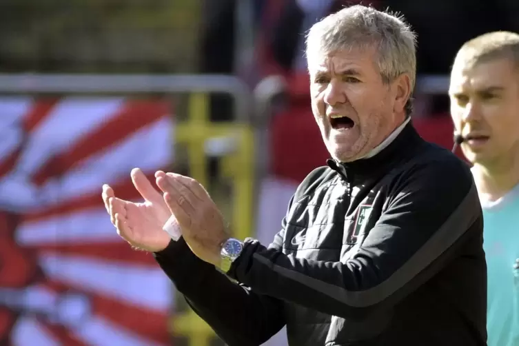&bdquo;Fu&szlig;ball ist nach wie vor mein Leben&ldquo;: Friedhelm Funkel schlie&szlig;t ein weiteres Engagement als Trainer nicht aus. 
